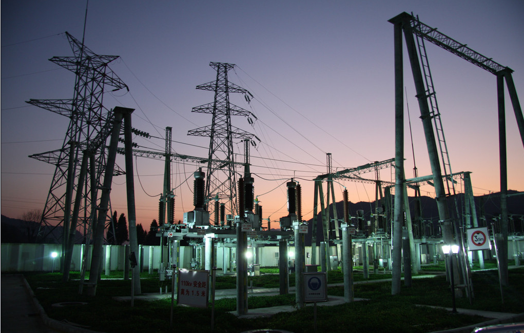 保定伊諾爾電氣出口印尼發(fā)電機(jī)中性點(diǎn)電阻柜順利發(fā)貨，將于13日抵達(dá)上海港進(jìn)倉(cāng)裝船